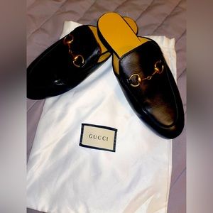 Gucci black mules 🖤